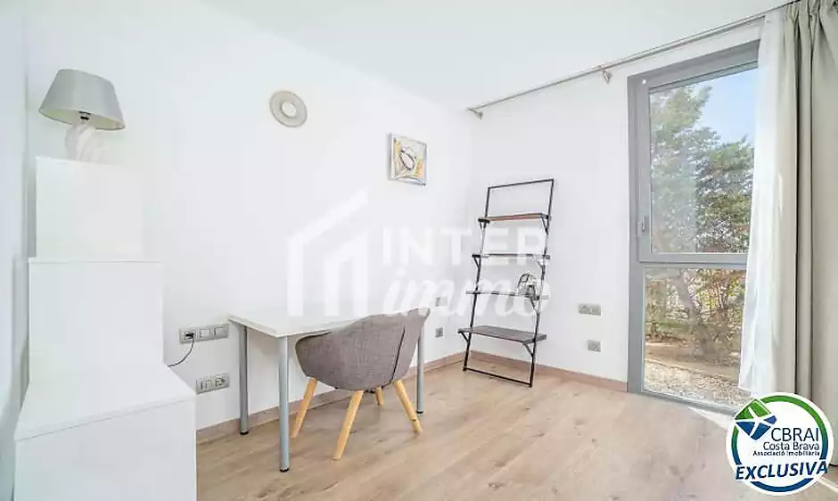 CLOT DELS FRANQUETS Exclusiva planta baixa de 3 dormitoris amb 224 m2 de terrassa i jardí a 200m de - foto 17 de 59