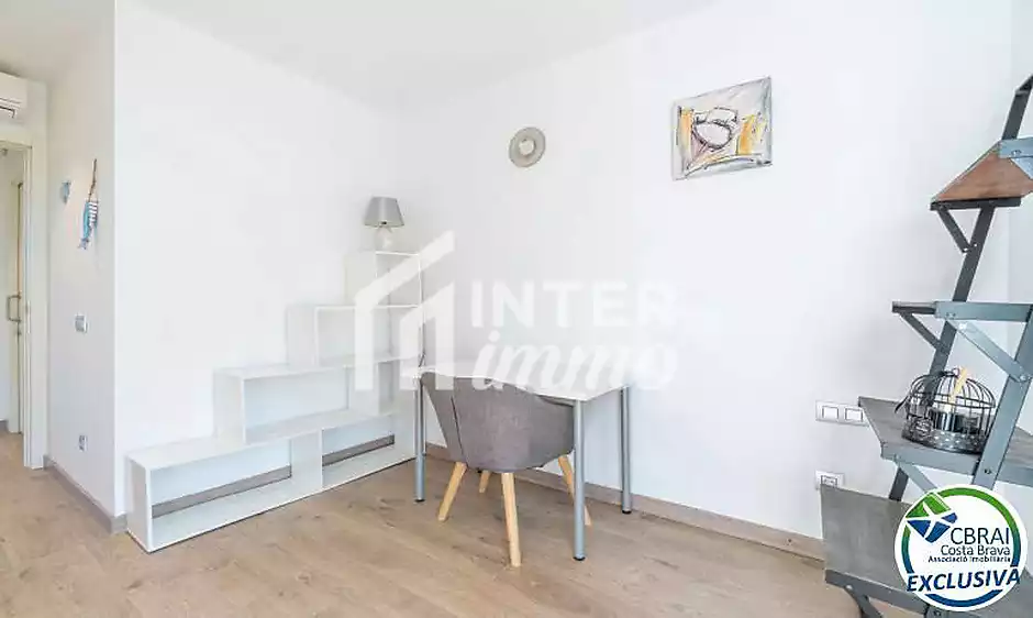 CLOT DELS FRANQUETS Exclusiva planta baixa de 3 dormitoris amb 224 m2 de terrassa i jardí a 200m de - foto 18 de 59