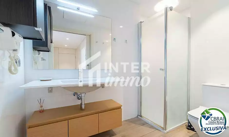 CLOT DELS FRANQUETS Exclusiva planta baixa de 3 dormitoris amb 224 m2 de terrassa i jardí a 200m de - foto 19 de 59