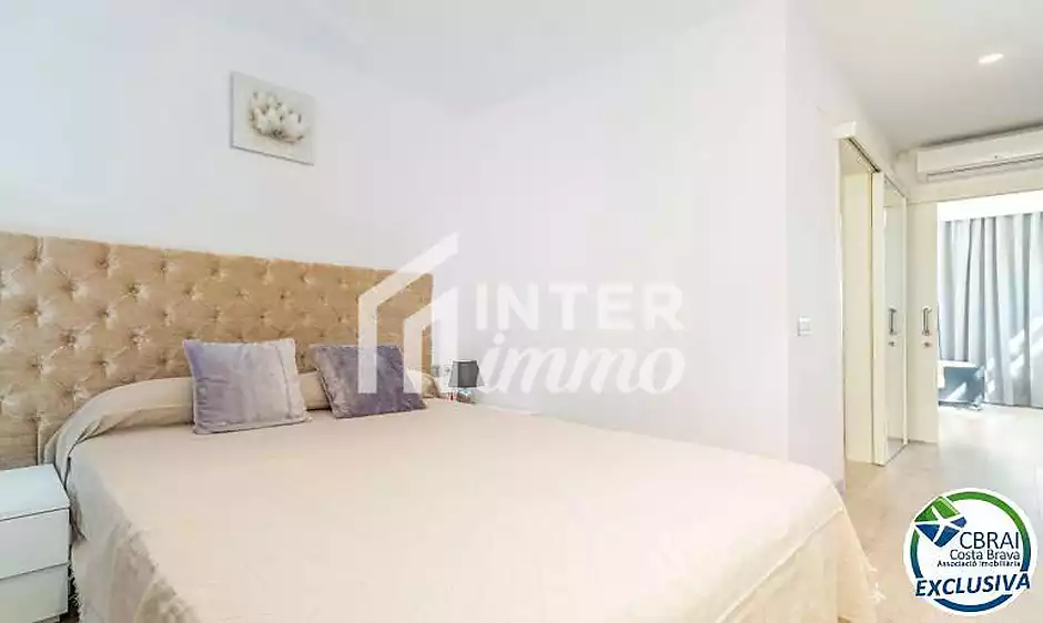 CLOT DELS FRANQUETS Exclusiva planta baixa de 3 dormitoris amb 224 m2 de terrassa i jardí a 200m de - foto 25 de 59