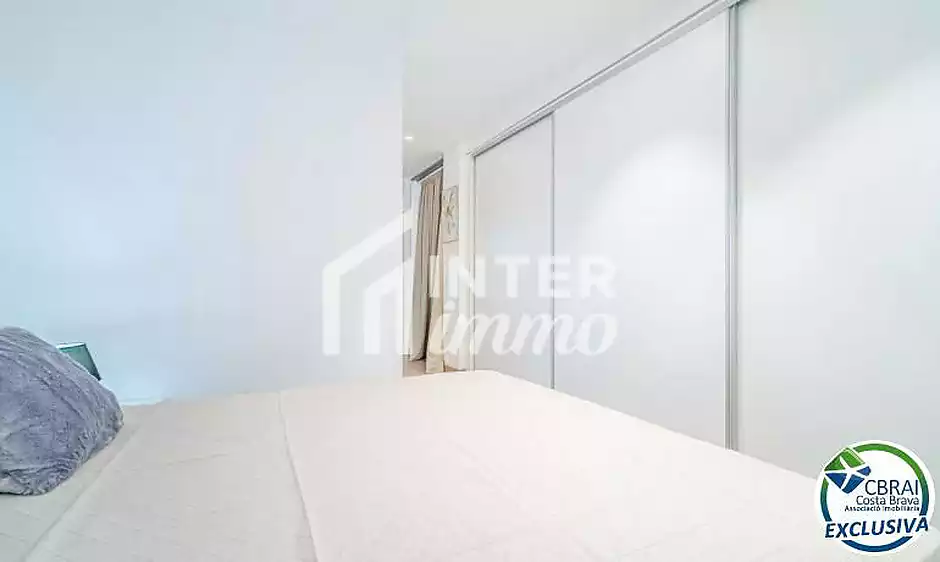 CLOT DELS FRANQUETS Exclusiva planta baixa de 3 dormitoris amb 224 m2 de terrassa i jardí a 200m de - foto 26 de 59