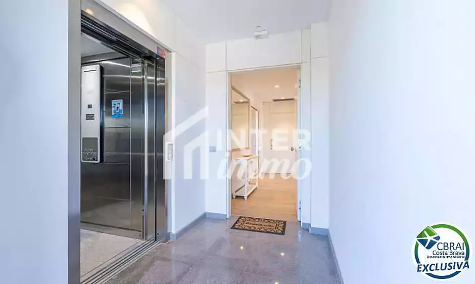 CLOT DELS FRANQUETS Exclusiva planta baixa de 3 dormitoris amb 224 m2 de terrassa i jardí a 200m de - foto 28 de 59