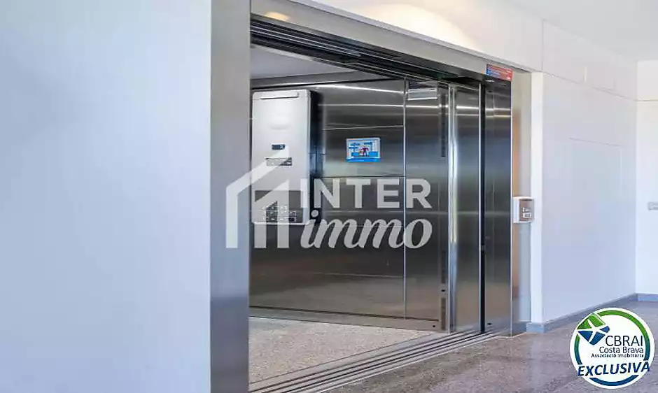 CLOT DELS FRANQUETS Exclusiva planta baixa de 3 dormitoris amb 224 m2 de terrassa i jardí a 200m de - foto 29 de 59