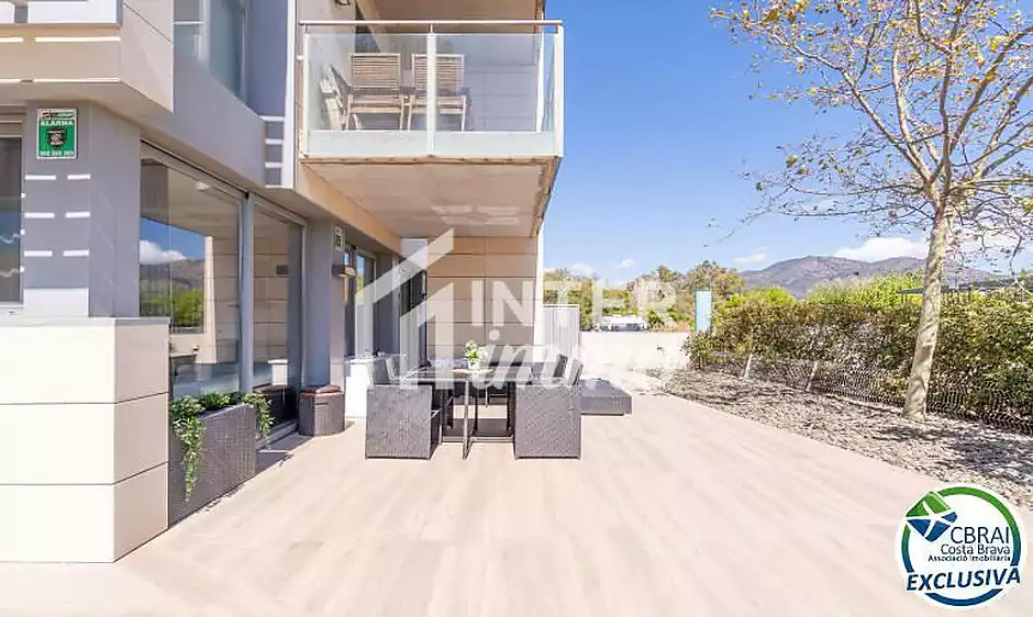 CLOT DELS FRANQUETS Exclusiva planta baixa de 3 dormitoris amb 224 m2 de terrassa i jardí a 200m de - foto 31 de 59