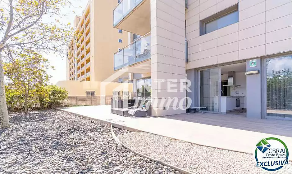CLOT DELS FRANQUETS Exclusiva planta baixa de 3 dormitoris amb 224 m2 de terrassa i jardí a 200m de - foto 33 de 59