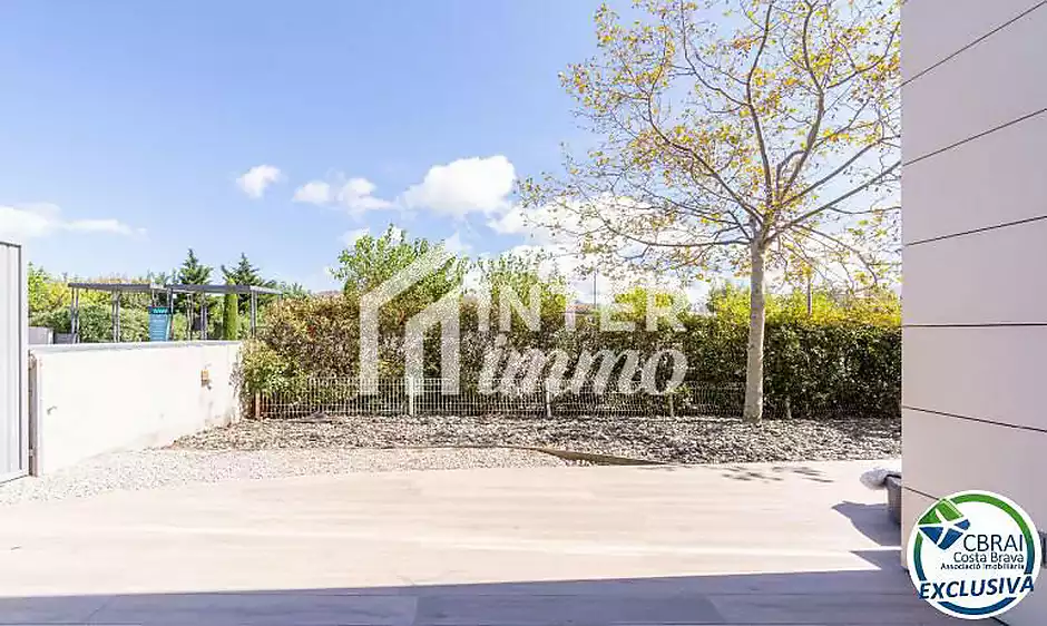 CLOT DELS FRANQUETS Exclusiva planta baixa de 3 dormitoris amb 224 m2 de terrassa i jardí a 200m de - foto 35 de 59