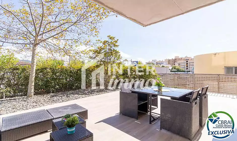 CLOT DELS FRANQUETS Exclusiva planta baixa de 3 dormitoris amb 224 m2 de terrassa i jardí a 200m de - foto 39 de 59