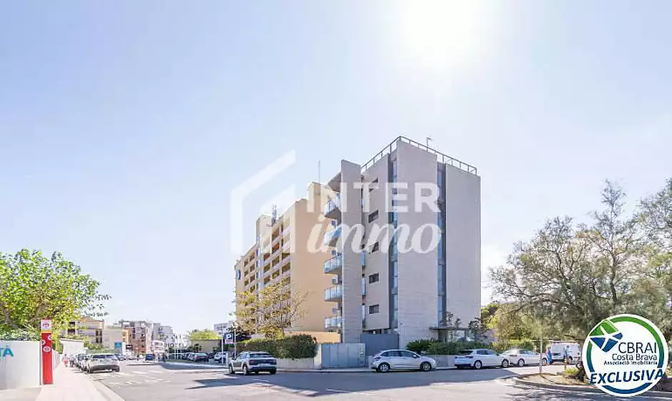 CLOT DELS FRANQUETS Exclusiva planta baixa de 3 dormitoris amb 224 m2 de terrassa i jardí a 200m de - foto 50 de 59