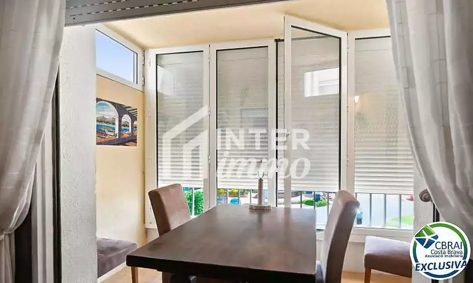 POBLAT TÍPIC Acollidor apartament al bell mig d’Empuriabrava i a només 400 m de la platja - foto 10 de 21