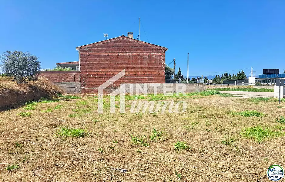 Parcel·la edificable en venda a Els Hostalets de Llers – 587 m² - foto 4 de 5
