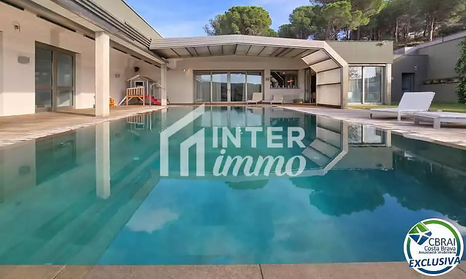Propietat d’alt standing a La Jonquera: un refugi de luxe al massís de l’Albera amb piscina climatit - foto 67 de 104