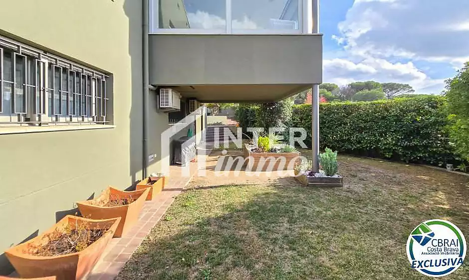 Propietat d’alt standing a La Jonquera: un refugi de luxe al massís de l’Albera amb piscina climatit - foto 86 de 104