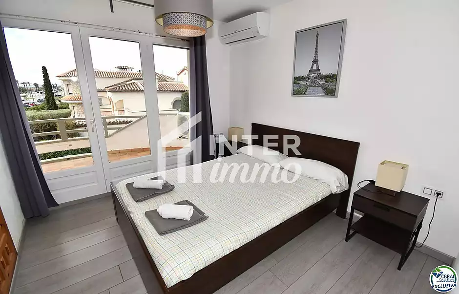 EMPURIABRAVA: Exclusiu complex de sis cases amb amarratge a primera línia de mar en venda - foto 8 de 19