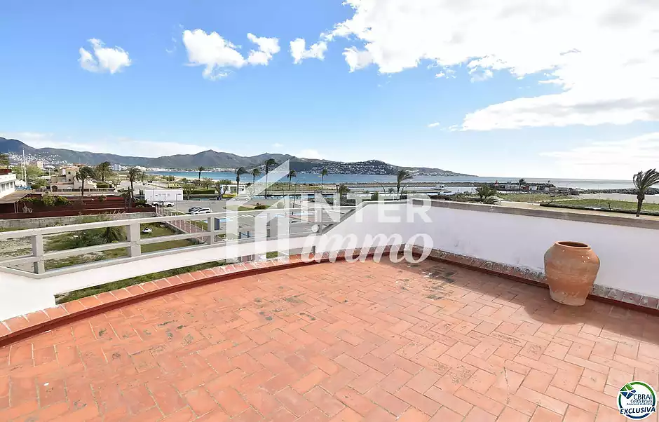 EMPURIABRAVA: Exclusiu complex de sis cases amb amarratge a primera línia de mar en venda - foto 12 de 19