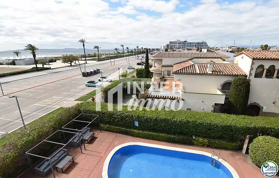 EMPURIABRAVA: Exclusiu complex de sis cases amb amarratge a primera línia de mar en venda - foto 13 de 19