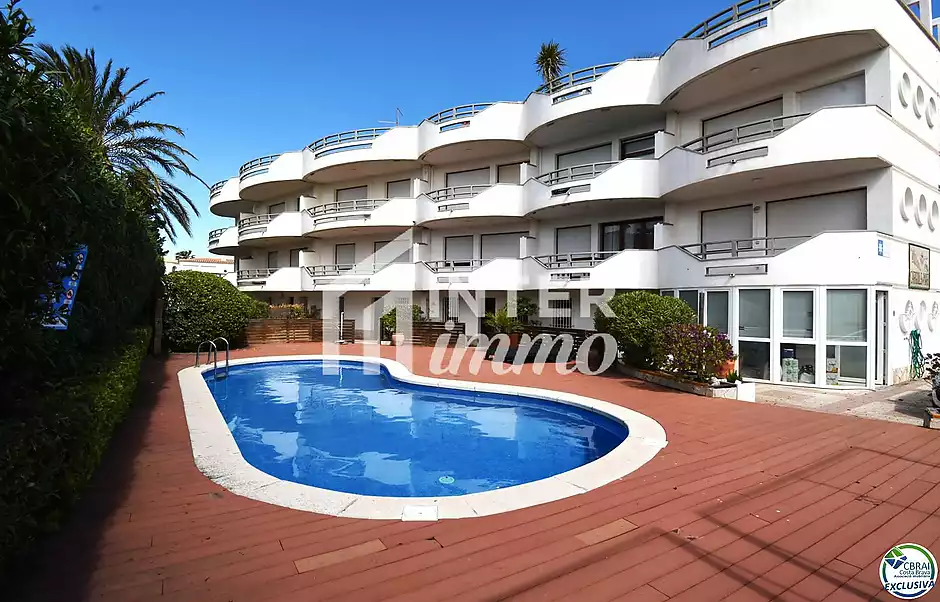 EMPURIABRAVA: Exclusiu complex de sis cases amb amarratge a primera línia de mar en venda - foto 15 de 19