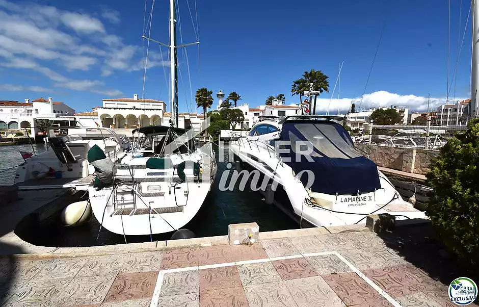 EMPURIABRAVA: Exclusiu complex de sis cases amb amarratge a primera línia de mar en venda - foto 17 de 19