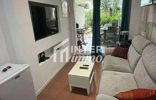 Planta baixa de 2 habitacions amb terrassa en complex amb piscina