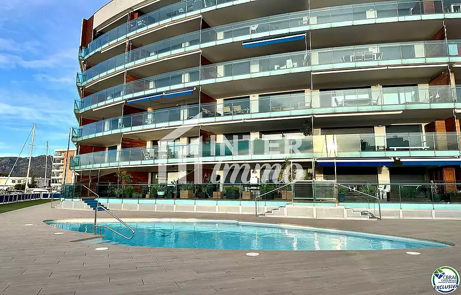 Encantador apartament amb llicència turística i vistes al canal a Roses - foto 19 de 21
