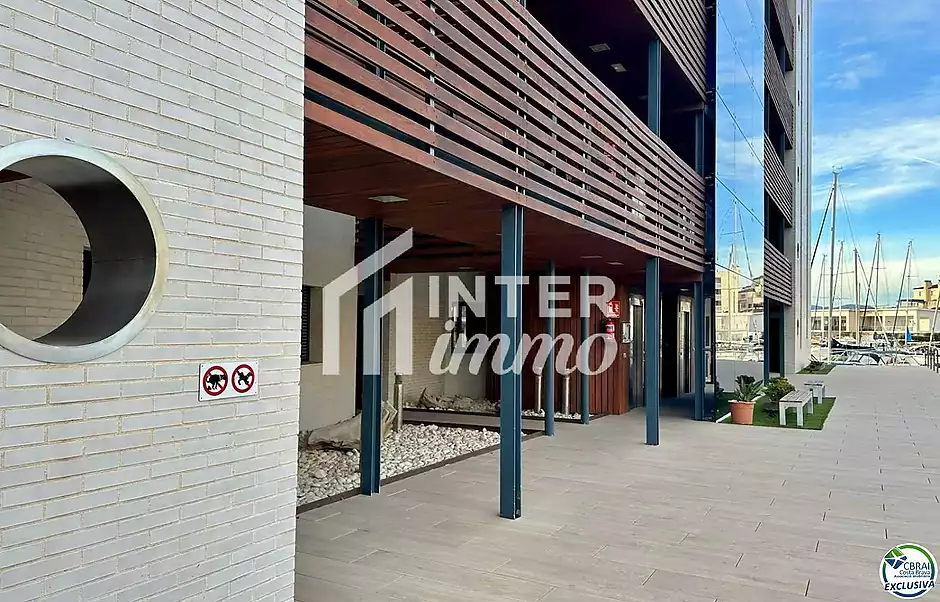 Encantador apartament amb llicència turística i vistes al canal a Roses - foto 21 de 21