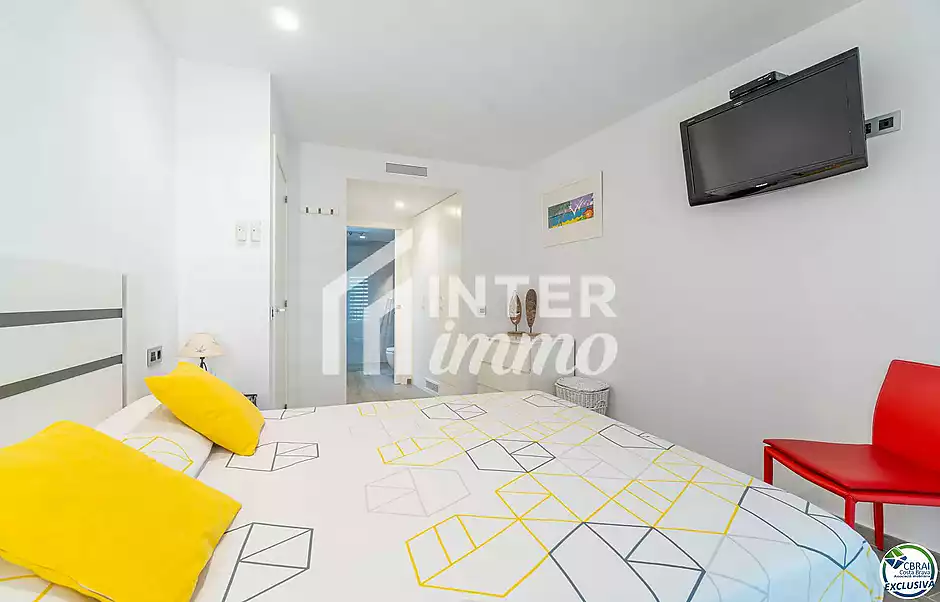 Magnífic Apartament a Primera Línia de Mar - foto 29 de 35