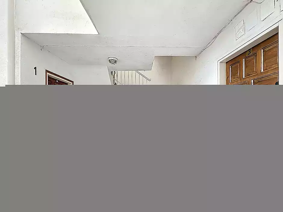 Apartament amb terrassa i vista canal – Poblat Típic, Empuriabrava - foto 8 de 22