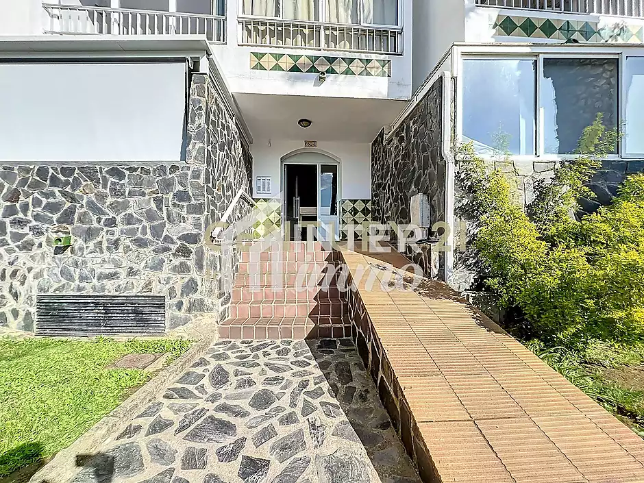 Apartament amb terrassa i vista canal – Poblat Típic, Empuriabrava - foto 10 de 22