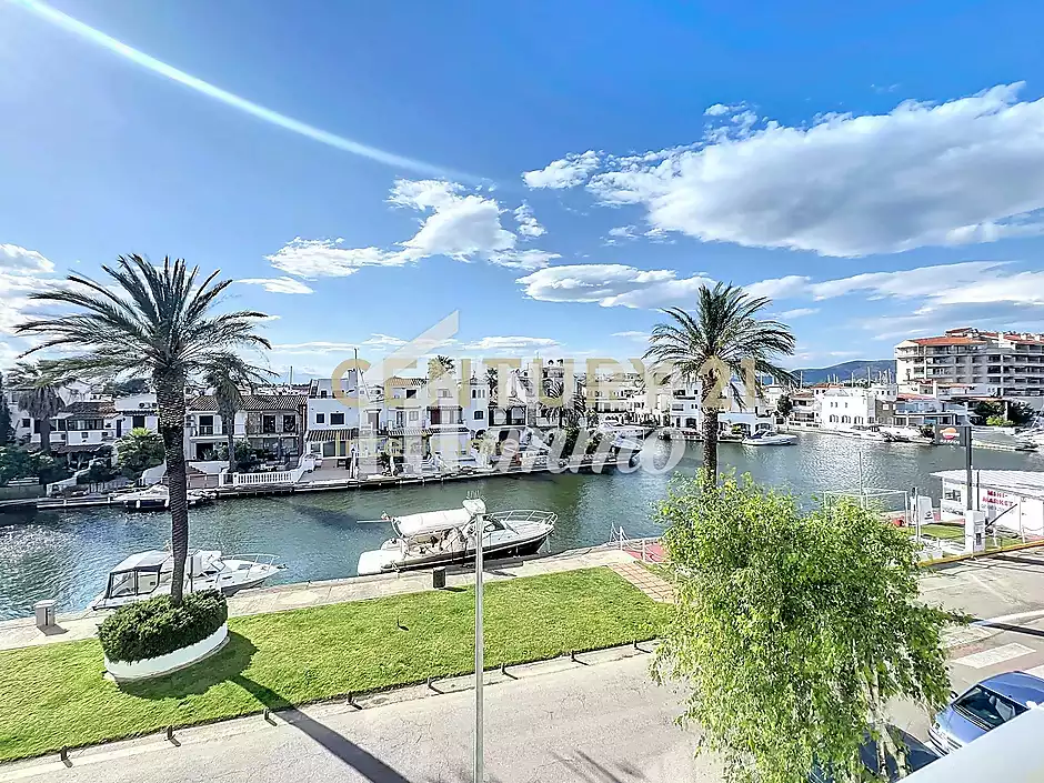 Apartament amb terrassa i vista canal – Poblat Típic, Empuriabrava - foto 14 de 22