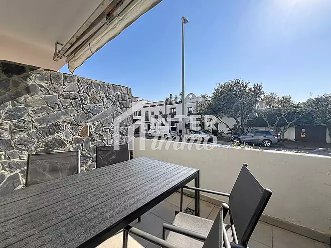 Apartament renovat amb terrasses y LLIC&Egrave;NCIA TUR&Iacute;STICA