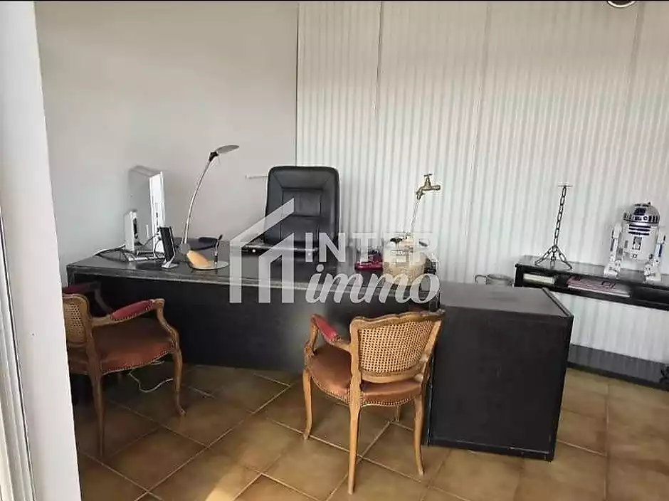 En Venda - Local en Primera línia de mar a Empuriabrava - foto 2 de 21