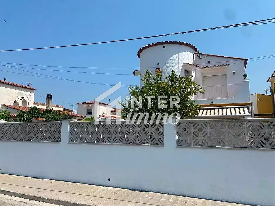 Casa de 3 habitacions amb piscina en zona tranquil&middot;la - foto 5 de 24