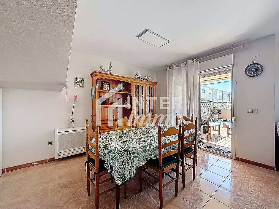 Casa de 3 habitacions amb piscina en zona tranquil&middot;la - foto 13 de 24
