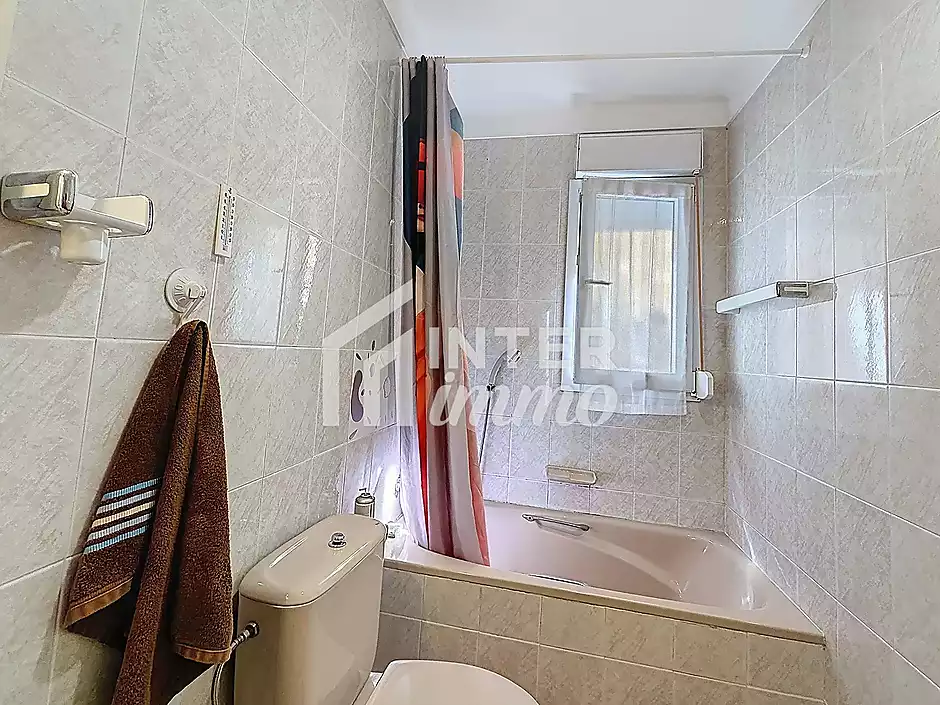 Casa de 3 habitacions amb piscina en zona tranquil&middot;la - foto 17 de 24