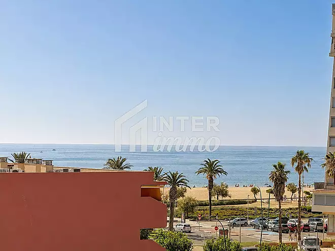 Pis a l'últim pis amb terrat i vistes al mar a Empuriabrava