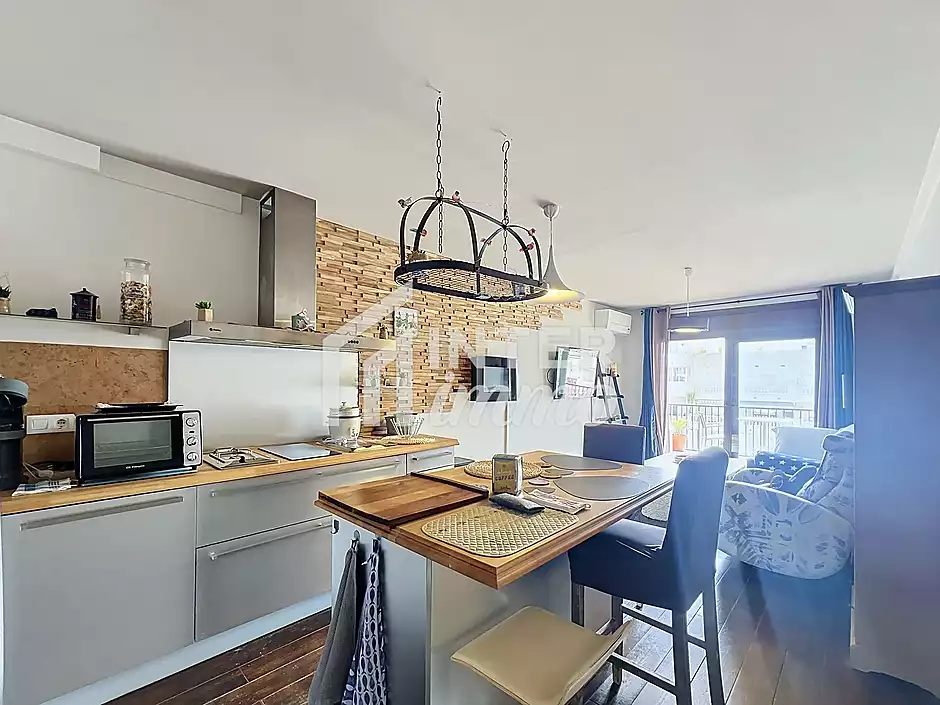 Apartament amb vistes al canal, terrassa i p&agrave;rquing a Empuriabrava - foto 5 de 23