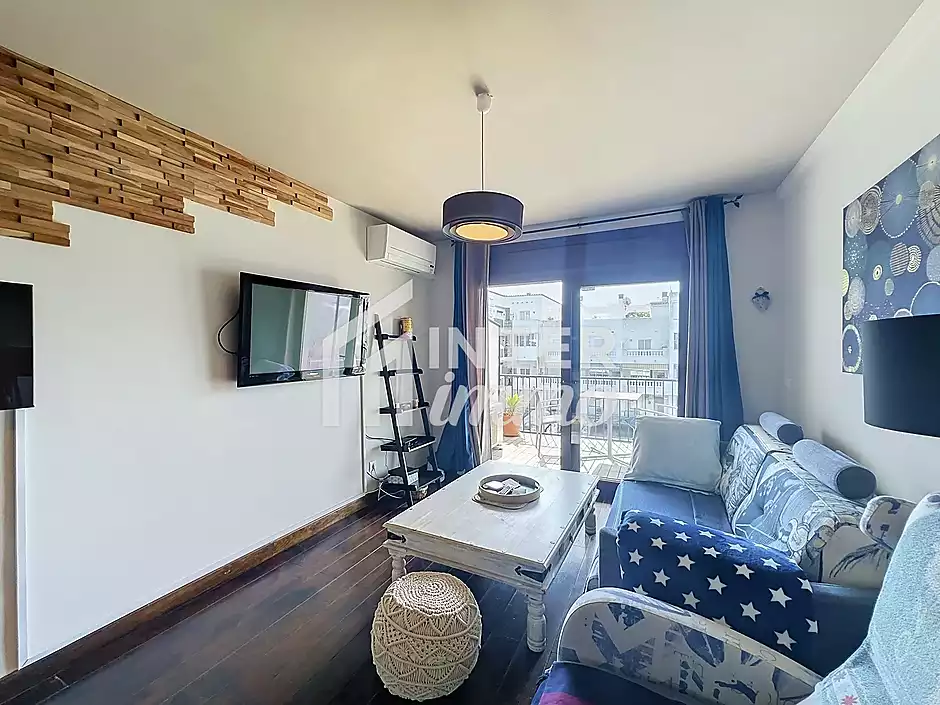 Apartament amb vistes al canal, terrassa i p&agrave;rquing a Empuriabrava - foto 8 de 23