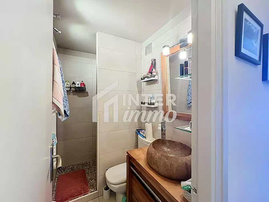 Apartament amb vistes al canal, terrassa i p&agrave;rquing a Empuriabrava - foto 15 de 23
