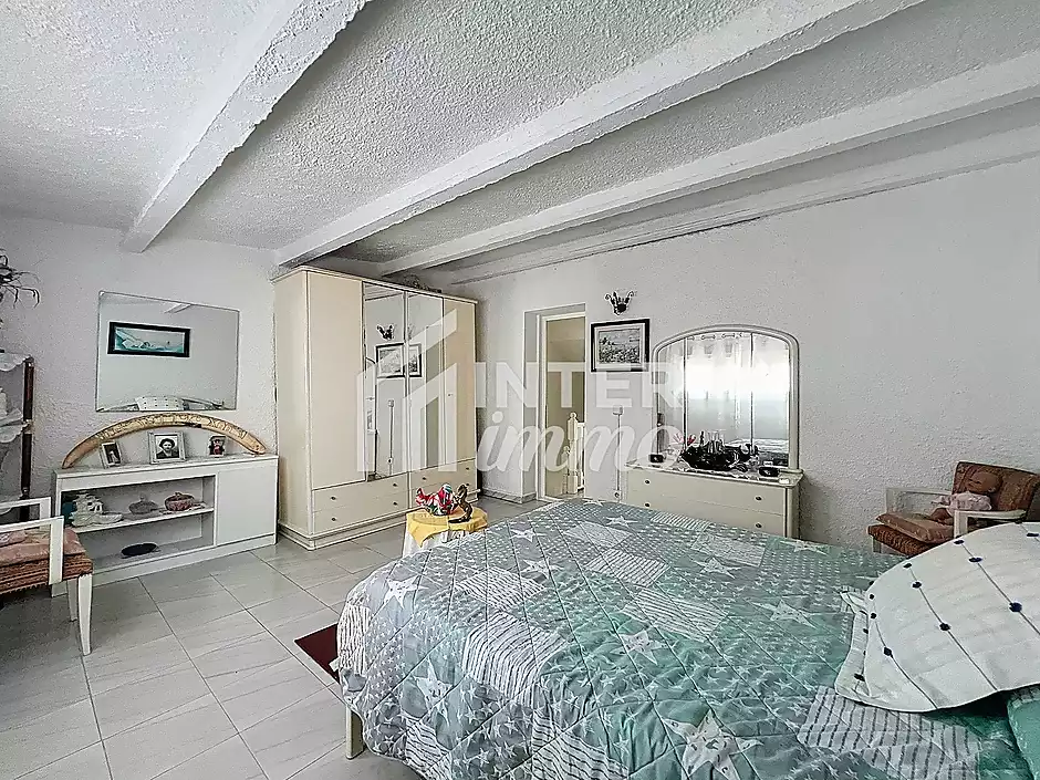 Casa amb jard&iacute; i garatge a 300 m de la platja Empuriabrava - foto 8 de 45