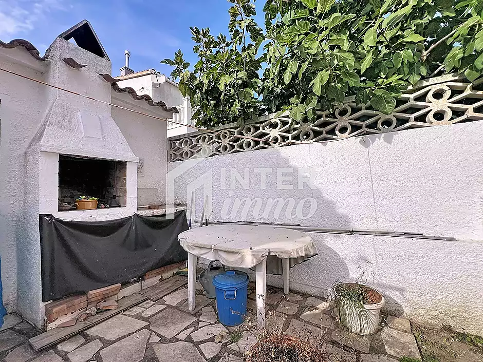 Casa amb jard&iacute; i garatge a 300 m de la platja Empuriabrava - foto 32 de 45