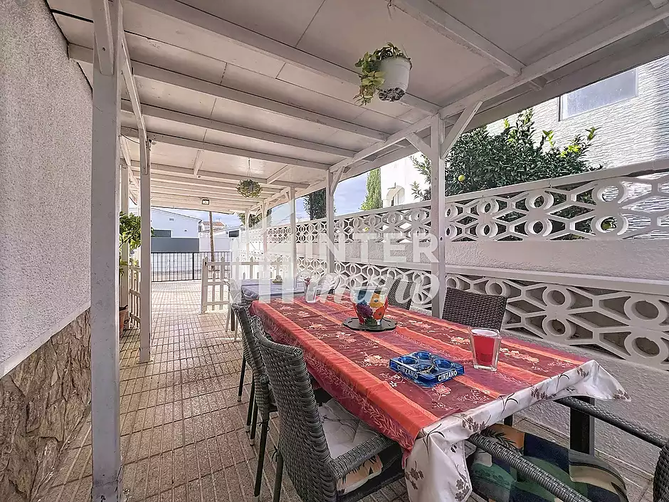 Casa amb jard&iacute; i garatge a 300 m de la platja Empuriabrava - foto 34 de 45