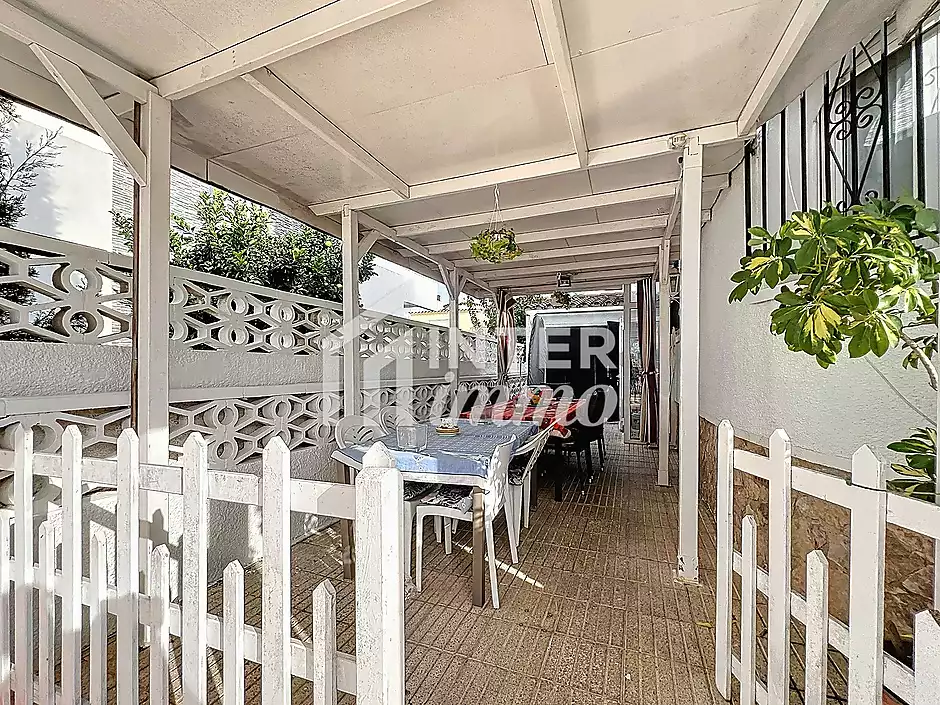 Casa amb jard&iacute; i garatge a 300 m de la platja Empuriabrava - foto 37 de 45