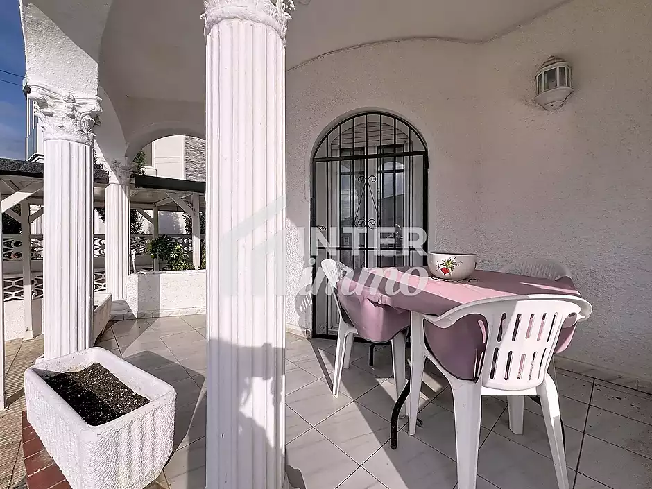 Casa amb jard&iacute; i garatge a 300 m de la platja Empuriabrava - foto 43 de 45