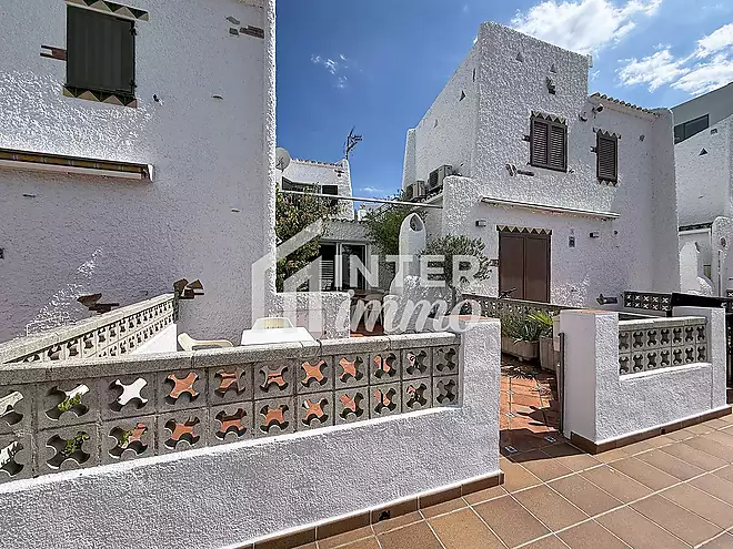 Casa amb amarratge privat en residència amb piscina a Santa Margarita, Roses