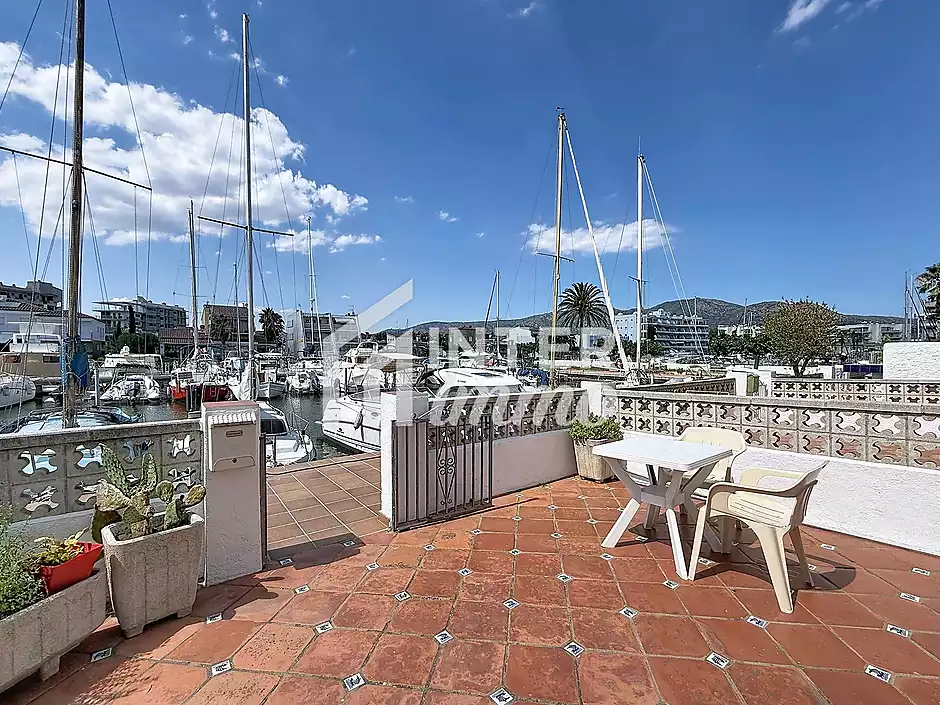 Casa amb amarratge privat en resid&egrave;ncia amb piscina a Santa Margarita, Roses - foto 5 de 30