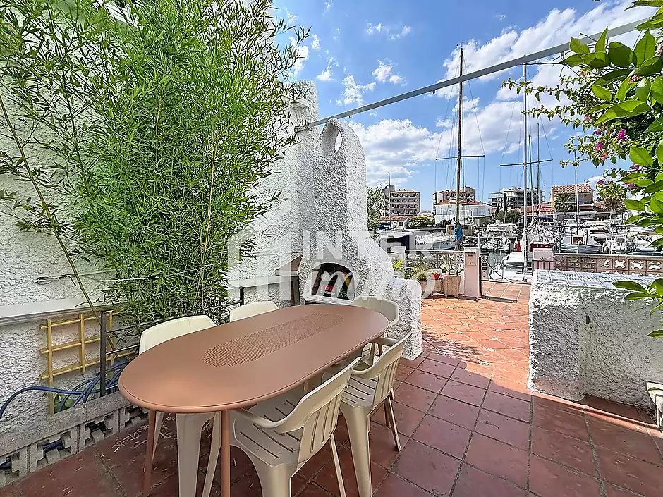 Casa amb amarratge privat en resid&egrave;ncia amb piscina a Santa Margarita, Roses - foto 8 de 30
