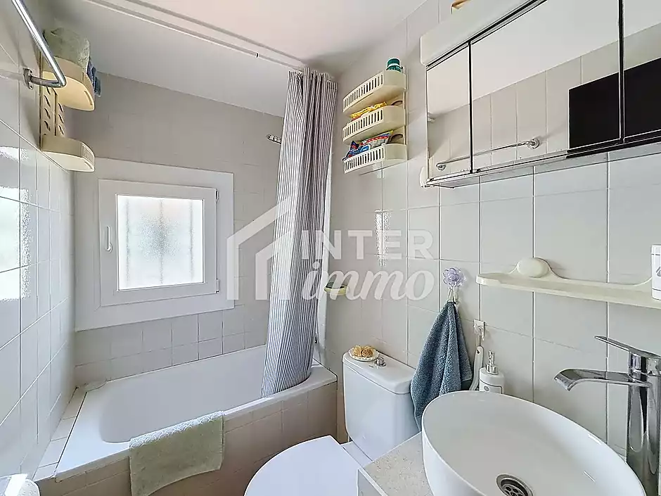 Casa amb amarratge privat en resid&egrave;ncia amb piscina a Santa Margarita, Roses - foto 26 de 30