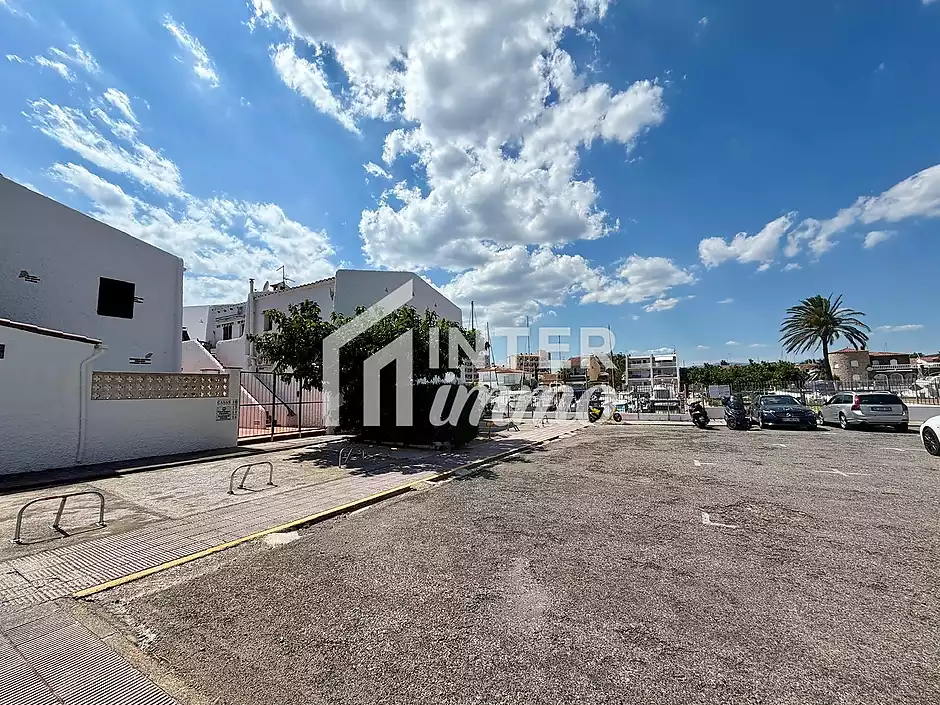Casa amb amarratge privat en resid&egrave;ncia amb piscina a Santa Margarita, Roses - foto 29 de 30
