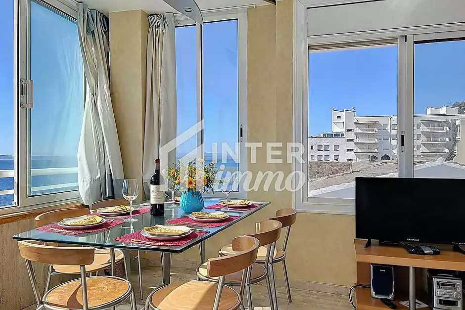 For sale apartment with total sea view in the Far district of Roses - photo 2 of 26