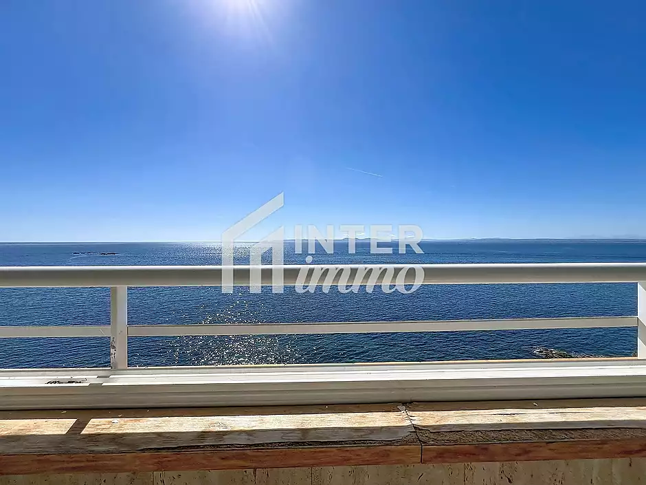 For sale apartment with total sea view in the Far district of Roses - photo 19 of 26