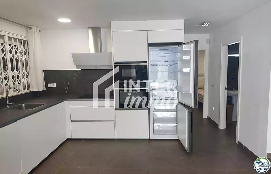 Beautiful house with a pool and a guest apartment. - photo 4 of 22